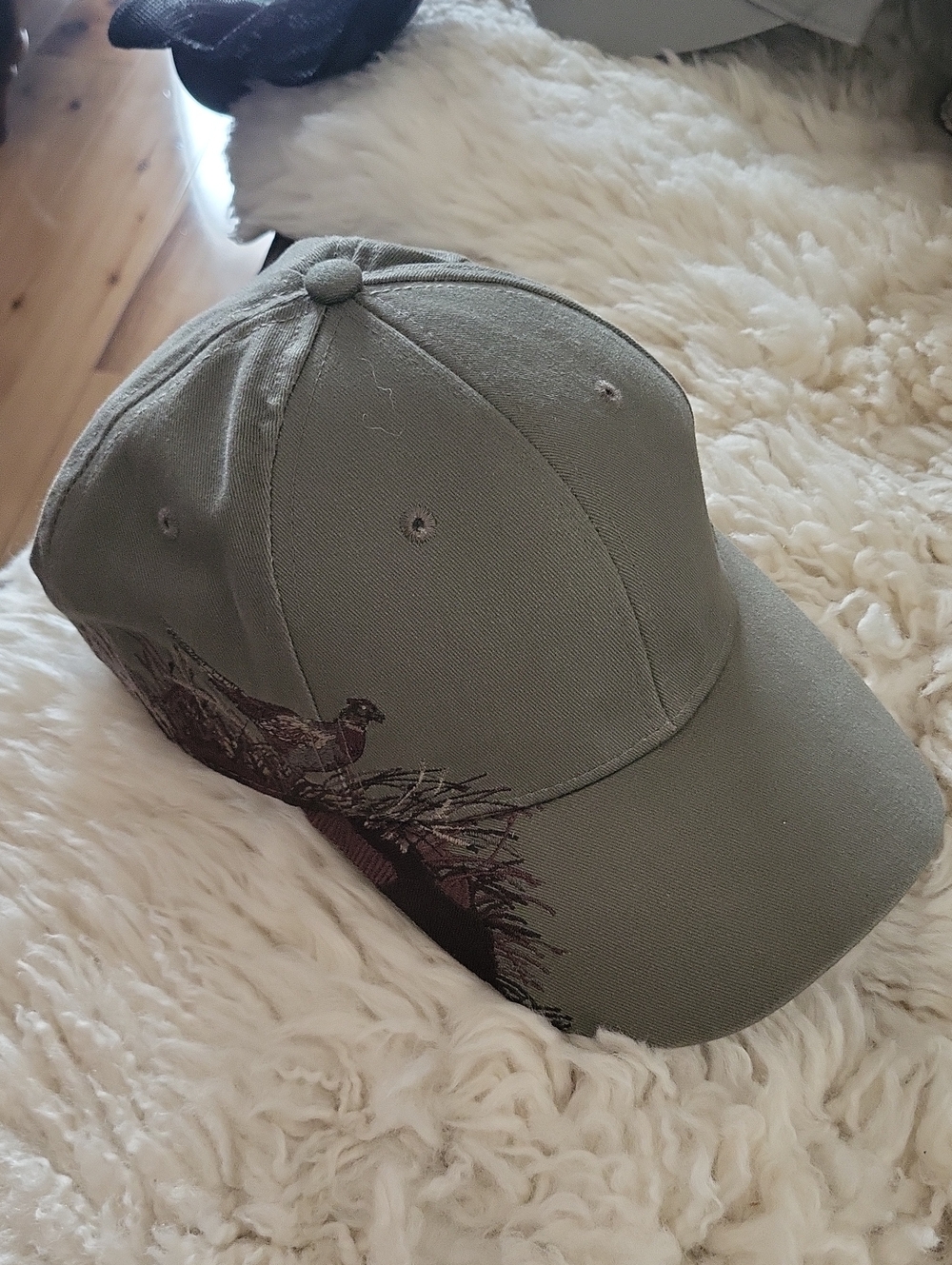 Olive Green Men's Baseball Cap with Wildlife Accent